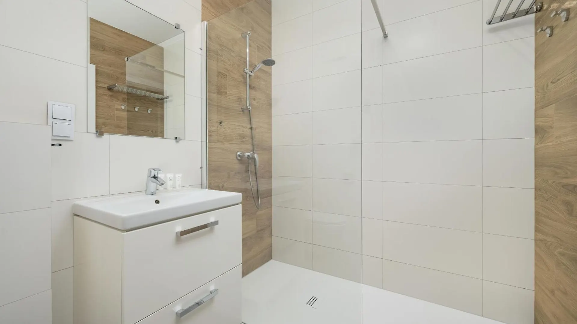 Promenady Green Apartments By Noclegi Renters Wroclaw